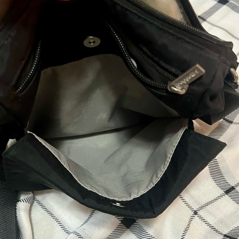 Baggallini Black Crossbody Bag - Picture 8 of 10